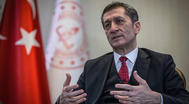 Selçuk, sosyal medya hesabından açıklamalarda bulundu