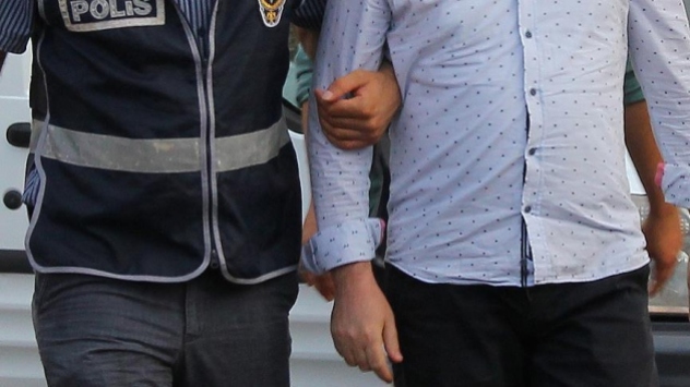 Van merkezli FETÖ operasyonu: 17 gözaltı