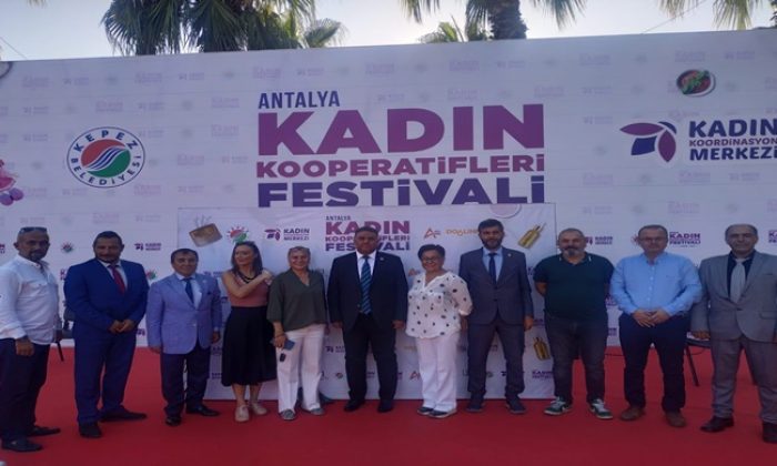 BAŞKAN BEŞİKTEPE KURMAYLARI İLE ÜRETİCİ KADIN KOOPERATİFLERİ FESTİVALİNİ ZİYARET ETTİ