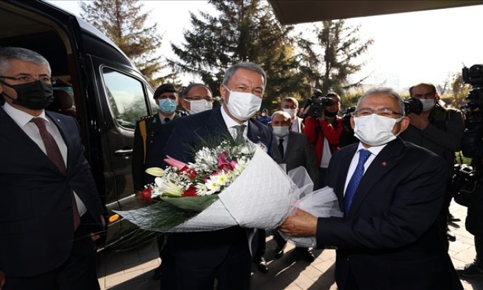 Millî Savunma Bakanı Hulusi Akar, Kayseri Büyükşehir Belediyesini Ziyaret Etti