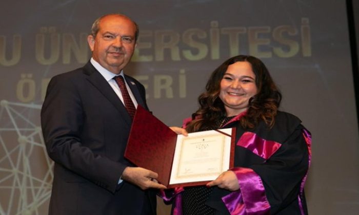 Cumhurbaşkanı Ersin Tatar, Yakın Doğu Üniversitesi Bilim Ödülleri Töreni’ne katıldı