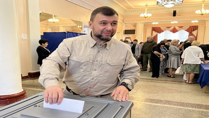 Denis Pushilin DPR seçimlerinde oy kullandı
