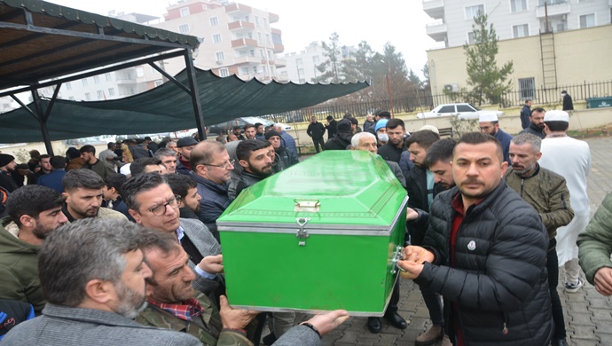 HALFETİ BELEDİYE BAŞKANI ŞEREF ALBAYRAK VEFAT EDEN HASAN ÖZÇELİK`İN CENAZE TÖRENİNE KATILDI