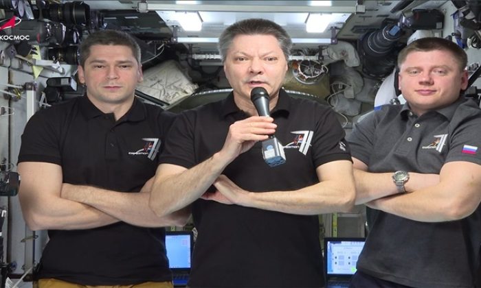 Roscosmos kozmonotları ISS’den “Zafer Diktesi” katılımcılarını selamladı