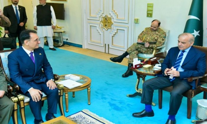 Tacikistan Cumhuriyeti Büyükelçisi Pakistan Başbakanı ile görüştü
