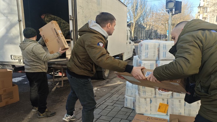 Birleşik Rusya, Moskova’dan Donetsk Halk Cumhuriyeti ve Zaporijya Oblastı’na insani yardım konvoyu gönderdi